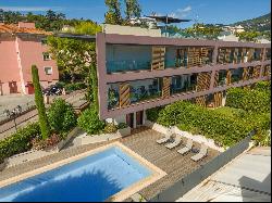 For Sale this stunning apartment in the centre of St Jean Cap Ferrat