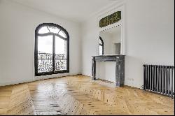 Recently renovated apartment of 220 m2 with balcony