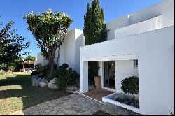 Renovated 4-bedroom luxury property for sale close to Sitges