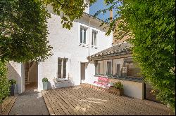 MELLINET, ancienne maison de 152sqm au sol avec garage