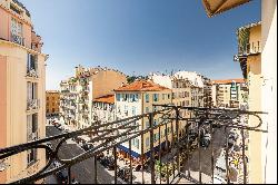 Bright 3-room apartment for sale in Nice, Port district