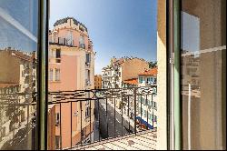 Bright 3-room apartment for sale in Nice, Port district