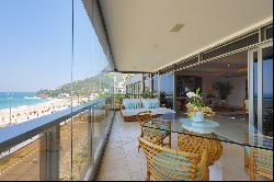 Luxury apartment with full ocean view in Leblon