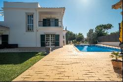 Detached house, 3 bedrooms, for Sale