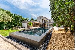 Luxury modern property for sale in the heart of Saint Rémy de Provence