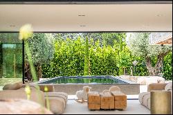 Luxury modern property for sale in the heart of Saint Remy de Provence