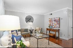 Charming Two Bedroom and Two and a Half Bathroom Condominium in Great Location