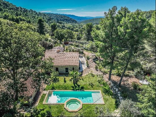 Maison avec piscine aux portes des monts de Vaucluse