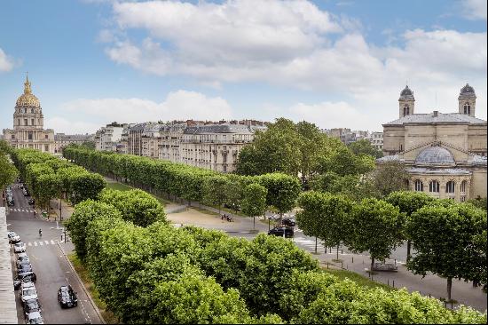 Paris 7th District - A 6-bed family apartment