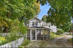 QUINTESSENTIAL HISTORIC NEW ENGLAND FARMHOUSE, FULLY UPDATED!