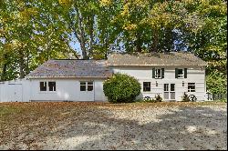 QUINTESSENTIAL HISTORIC NEW ENGLAND FARMHOUSE, FULLY UPDATED!