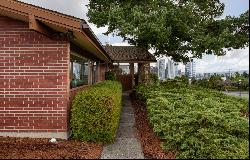 9608 Hilltop Rd, Bellevue, WA 98004