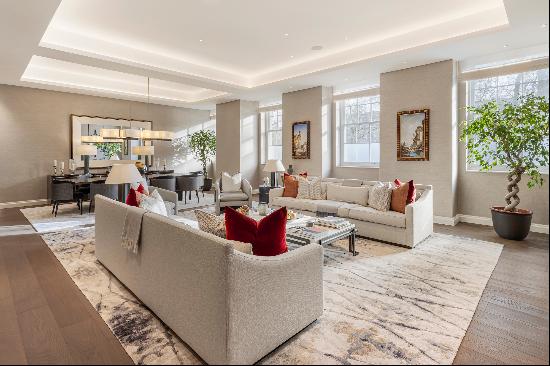 Elegant Four Seasons Apartment in the renowned Grosvenor Square.