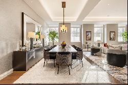 Elegant Four Seasons Apartment in the renowned Grosvenor Square.