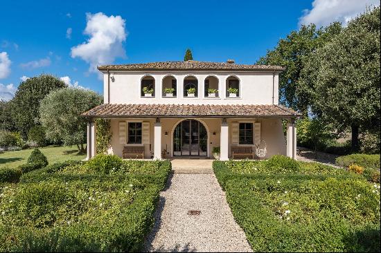 Charming Villa in Buonconvento