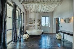 Charming Villa in Buonconvento