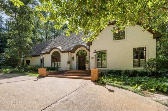 Stunning home located in the heart of buckhead