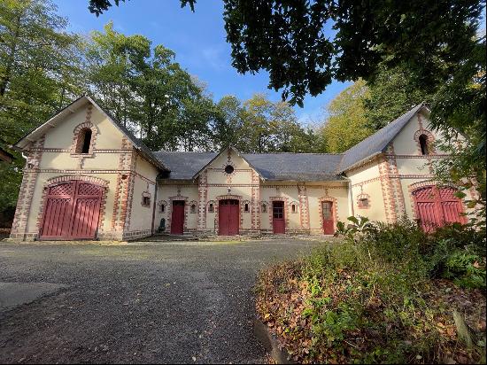 LANDERNEAU, STABLES TO BE REHABILITATED IN A PRETTY PARK