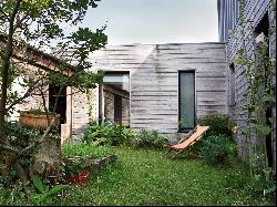 SANTEC, MAISON D'ARCHITECTE AVEC PISCINE INTÉRIEURE