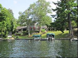 Lakefront Historic Architecture meets Modern Styling