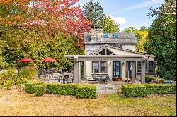 Lakefront Historic Architecture meets Modern Styling