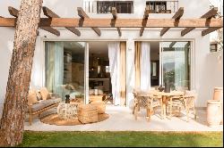 Exquisitely renovated garden apartment in Los Pinos de Aloha, Nu, Marbella 29660