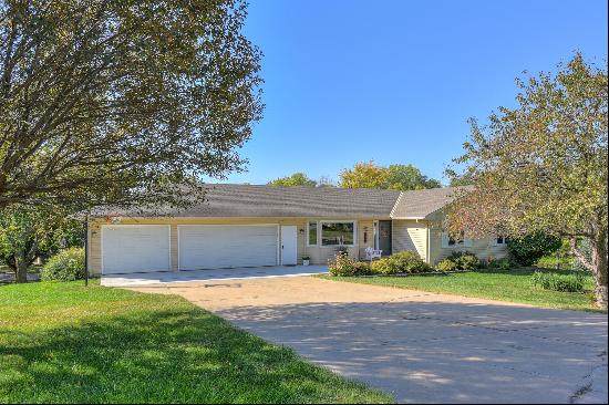 227 Devonwood Drive, Council Bluffs IA 51503