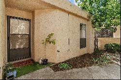 2512 Calle De Rincon Bonito, Santa Fe NM 87505