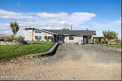 8705 Scenic Dr, Yakima WA 98908