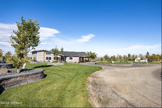 8705 Scenic Dr, Yakima WA 98908