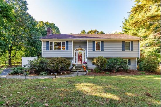 490 Sowams Road, Barrington RI 02806