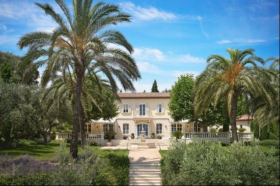 VILLA/HOUSE MOUGINS