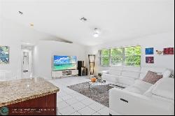 1007 Spoonbill Circle, Weston FL 33326