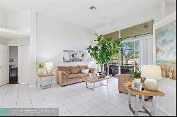 1007 Spoonbill Circle, Weston FL 33326