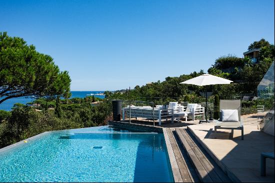 Villa contemporaine d'exception a Gassin, Saint-Tropez : vue panoramique