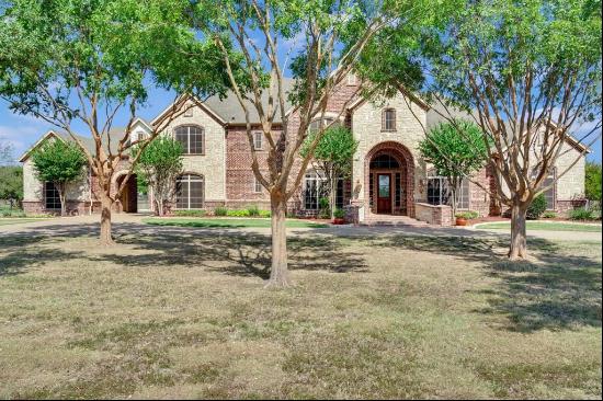 1824 Greenway Crossing Drive, Haslet TX 76052