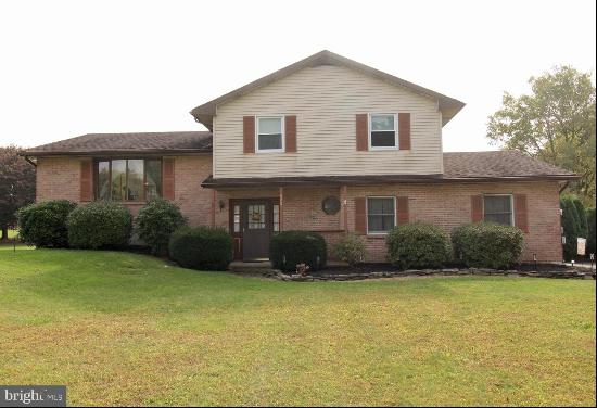 428 Eden Court, Bath PA 18014