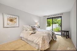 1720 159th Place NE #1720, Bellevue WA 98008