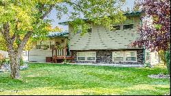 1102 6th Ave, Upton WY 82730