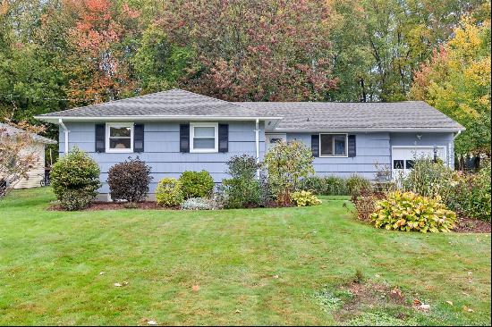 11 Alderwood Drive, West Hartford CT 06117