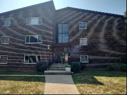 650 Perrie Drive #204, Elk Grove Village IL 60007