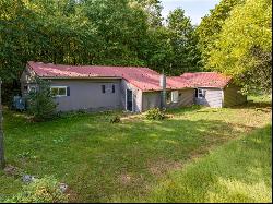 182 Baldy Hill Road, District Township PA 18011