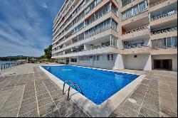 Apartment in a complex front line to the sea for sale in Puerto , Calvia 07184