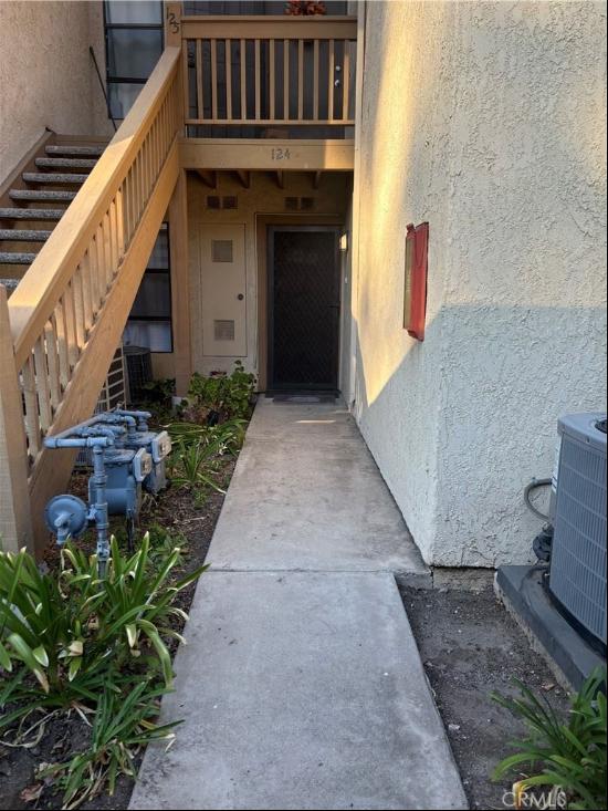 124 Tangelo #390, Irvine CA 92618