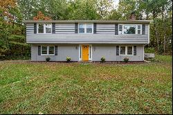 8 Crestwood Road, Windham NH 03087