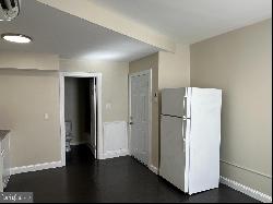 64 W Antietam Street APT. 10, Hagerstown MD 21740