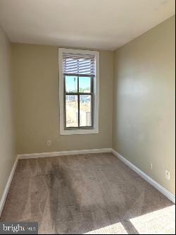 64 W Antietam Street APT. 10, Hagerstown MD 21740