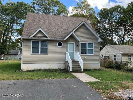 567 Sica Lane, Toms River NJ 08753