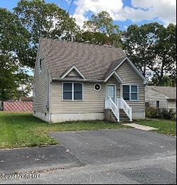 567 Sica Lane, Toms River NJ 08753