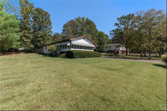 2230 Lakeshore Drive, Cuba MO 65453